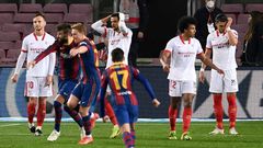 Pique (2L) scored a dramatic equaliser against Sevilla