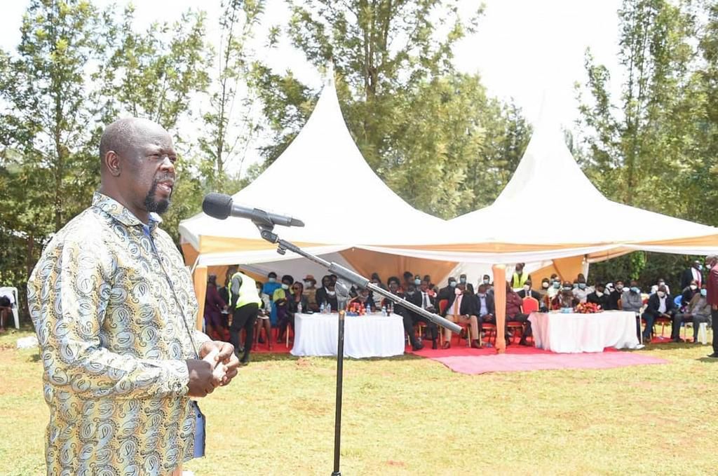 Governor Khaemba. Photos for the Burial ceremony of Allan Chesang's father