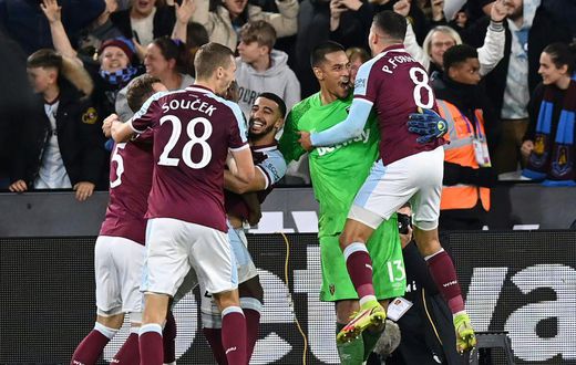 West Ham ended Manchester City's four-run as League Cup winners