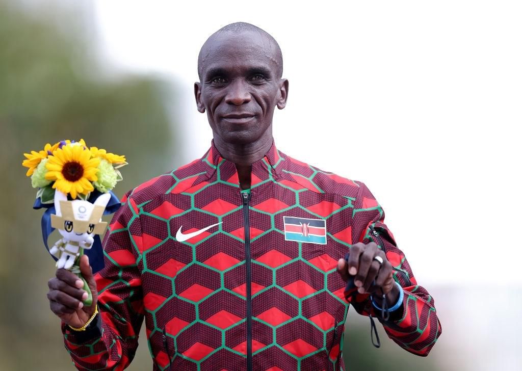 SAPPORO, JAPAN - AUGUST 08: Gold medalist Eliud Kipchoge of Team Kenya poses during the flower ceremony for the Men's Marathon Final on day sixteen of the Tokyo 2020 Olympic Games at Sapporo Odori Park on August 08, 2021 in Sapporo, Japan. (Photo by Li...