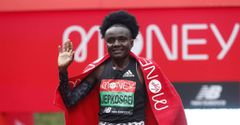 Joyciline Jepkosgei wins women's event at the 2021 London Marathon
