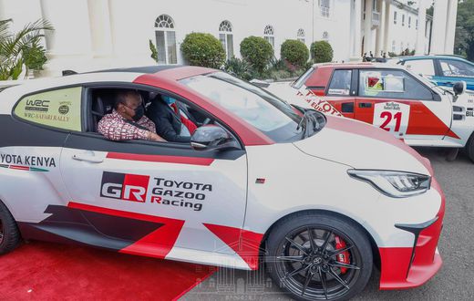 President Uhuru Kenyatta  drives safari rally car at State House