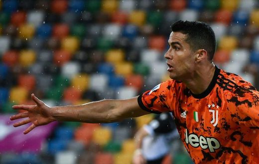 Cristiano Ronaldo struck twice in rescue Juventus in Udine.