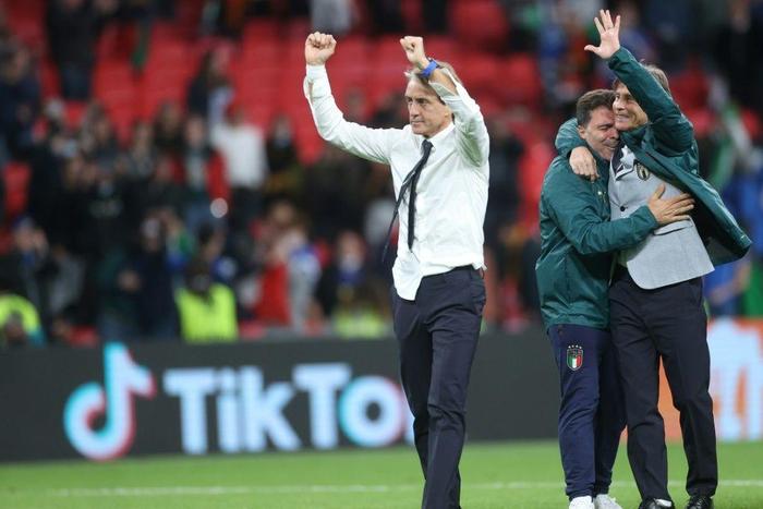 Roberto Mancini celebrates after Italy's penalty shoot-out win over Spain at Wembley