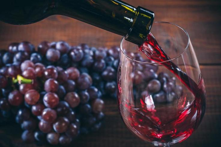 grapes-and-red-wine-glass