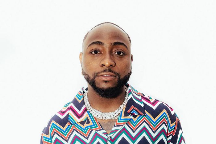 Davido raises over Sh42 million after asking fans to Send him Money [Screenshot]