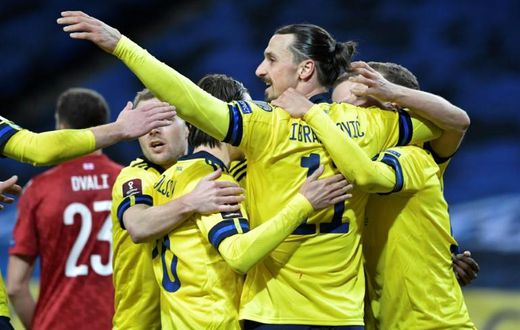 Zlatan Ibrahimovic set up Sweden's winning goal on his return to international football