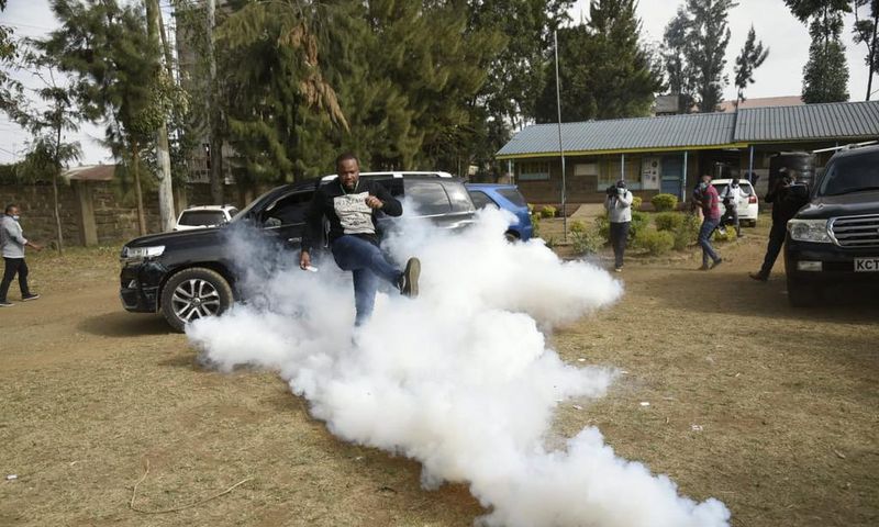 Lang'ata MP Nixon Korir chased by voters over bribery (Video)