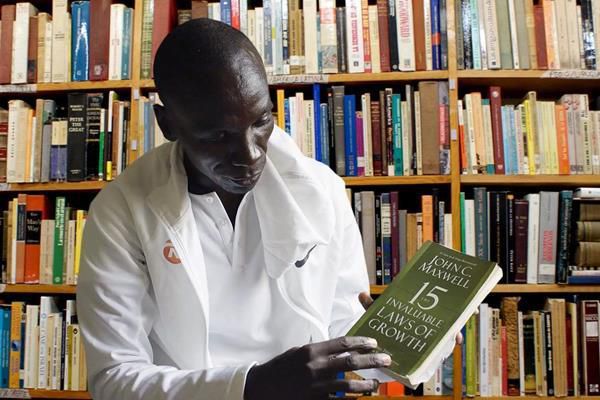 Eliud Kipchoge's interest in books started after reading some short stories in 2005