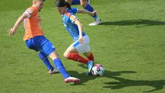 South Korea midfielder Jae-sung Lee (C) has signed a three-year contract with Bundesliga club Mainz