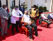 President Uhuru Kenyatta receives Moderna booster dose at State House [Photos]
