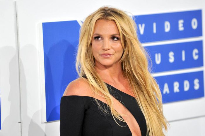 Singer Britney Spears arrives at the 2016 MTV Video Music Awards at Madison Square Garden on August 28, 2016 in New York City.