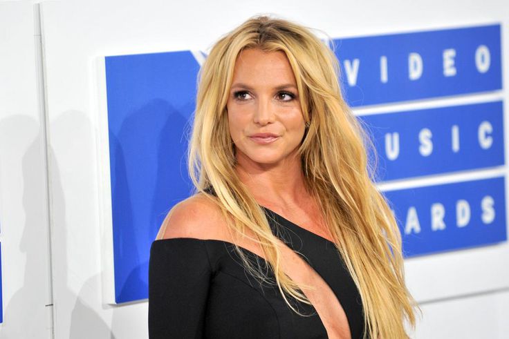 Singer Britney Spears arrives at the 2016 MTV Video Music Awards at Madison Square Garden on August 28, 2016 in New York City.