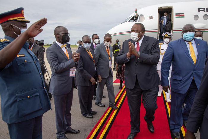 Uhuru arrives in Uganda for Museveni's Swearing in
