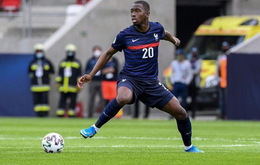 France Under-21 midfielder Boubakary Soumare has joined Leicester