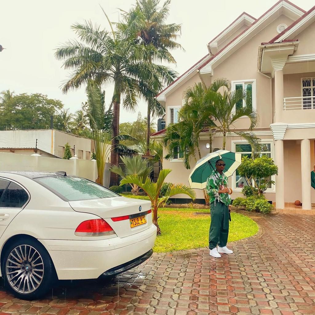 Singer Juma Jux Acquires Brand New Mercedes Benz, names it Huddah (Video)