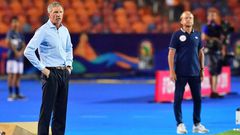 Stuart Baxter (L) watches South Africa playing Nigeria in a 2019 Africa Cup of Nations quarter-final in Egypt.