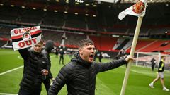 The protesting fans want Manchester United's American owners out