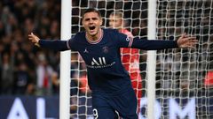 Mauro Icardi celebrates after scoring PSG's late winner against Lyon