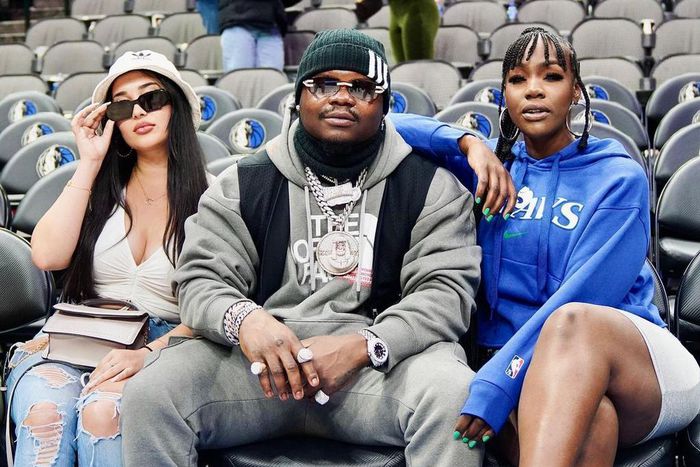 Harmonzie reveals the face of his new Mzungu girlfriend for the first time [Photos]