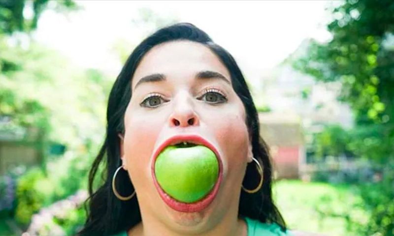 Samantha Ramsdell, 31, from Connecticut, has a mouth which opens 2.56 inches.
