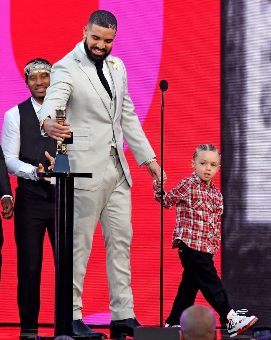 Drake and hi son Adonis [Instagram/PinkVilla]
