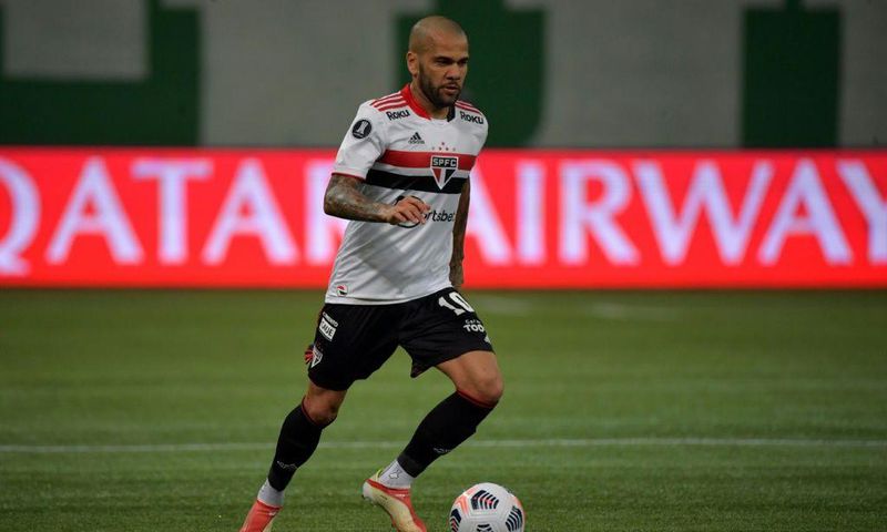 Alves in pay row