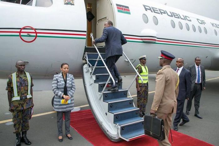 President Uhuru Kenyatta boarding a plane. (Hivisasa)
