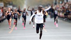 Eliud Kipchoge approaches the end of his sub-2-hour marathon in Vienna.
