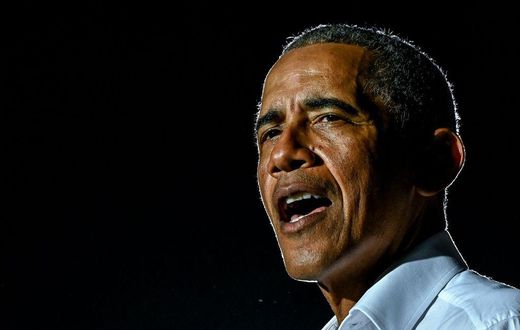 Former US president Barack Obama has spoken with Manchester United player Marcus Rashford