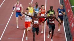 Emmanuel Kipkurui Korir celebrates winning the gold medal as he crosses the finish line in the Men's 800m Final