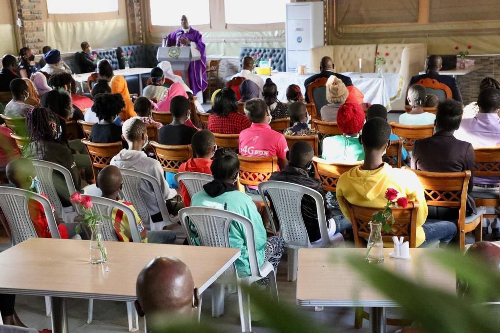 DCI boss George Kinoti hosts needy children for special Christmas Party at DCI headquarters. [Photos]