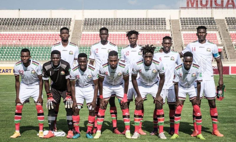 Kenya's players pose aheas of the FIFA World Cup 2022 qualifier football match between Kenya and Mali at Nyayo national stadium in Nairobi on October 10, 2021.  (Photo by YASUYOSHI CHIBA/AFP via Getty Images)