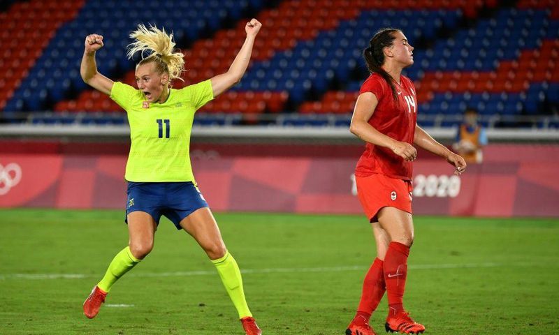 Stina Blackstenius (L) scored for the fifth time in as many matches at the Tokyo Olympics