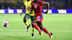 Peter Shalulile (R) playing for Namibia against South Africa at the 2019 Africa Cup of Nations in Egypt.