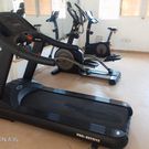 A very neat and clean gym