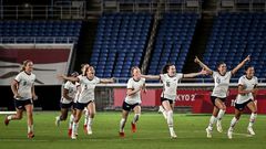 United States players celebrate after beating the Dutch on penalties