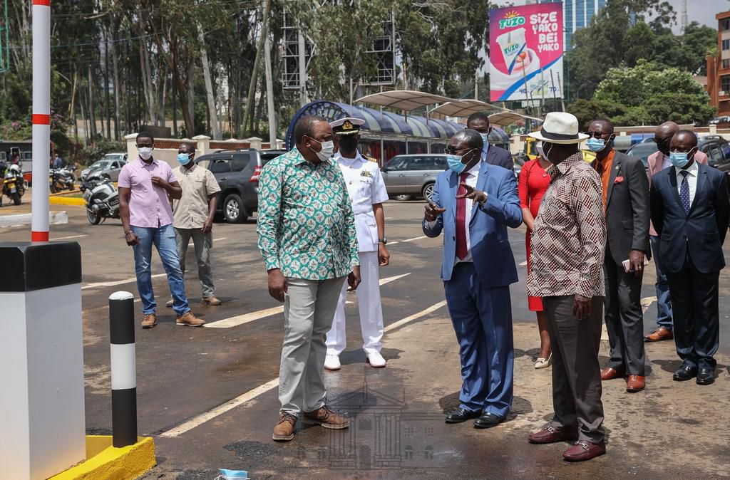 Uhuru, Raila make impromptu visit of the Green Park Bus Terminus