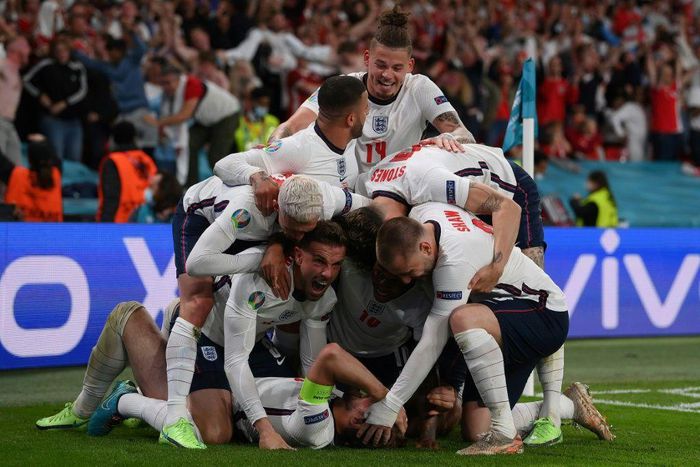 England players celebrate at Euro 2020