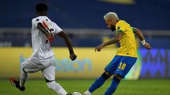 Neymar fires home the clinching second goal as Brazil maintained their perfect start to the Copa America with a 2-0 win over Peru