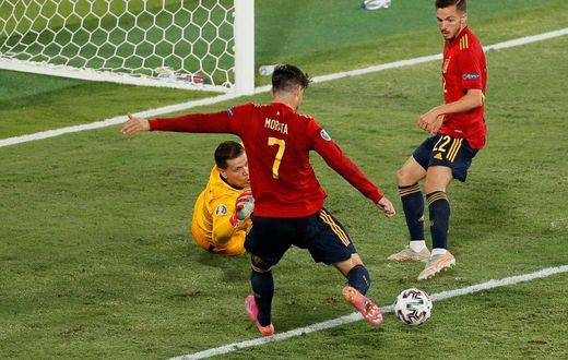 Morata (C) has missed a host of chances in Spain's first two games