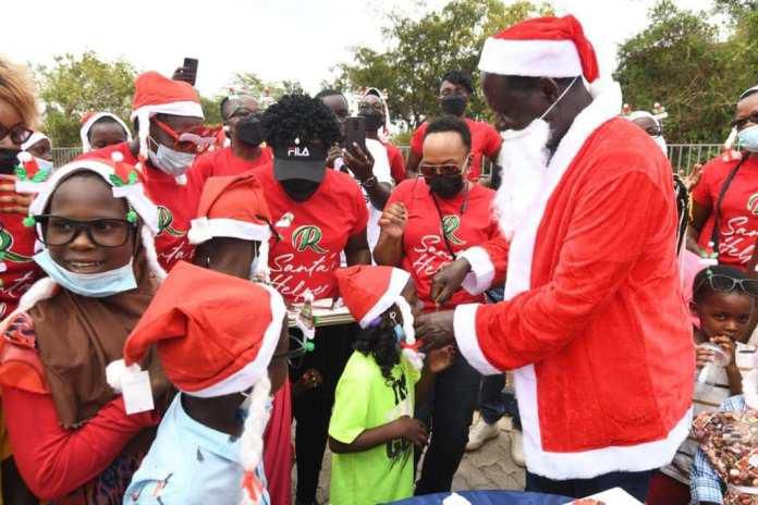 Raila dresses as santa to spread christmas cheer amongst kids