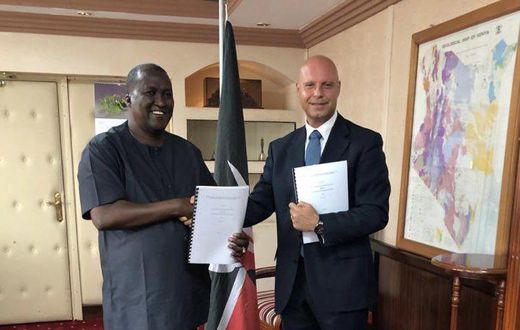 Cabinet Secretary of Mining and Petroleum John Munyes (right) and Enrico Tavolini Managing Director of Eni Kenya signed an MOU to promote the decarbonization process on Thursday. (COURTESY: Petro_MiningKE)