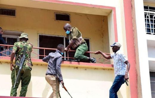 Police gain access to Equity Bank in Kisumu to battle with robbers