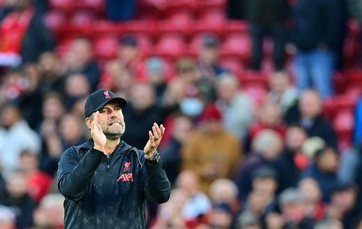 Liverpool manager Jurgen Klopp has criticised those refusing to get vaccinated against coronavirus