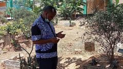 The late Badi Muhsin during his final days when he visited the grave of the late KTN presenter Ahmed Darwesh
