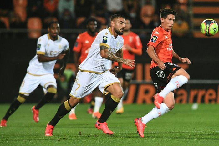 Andy Delort in action for ambitious Nice