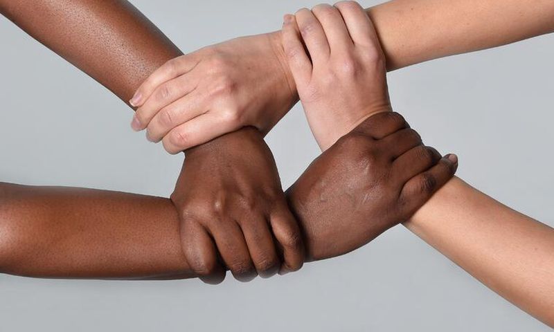 Holding Hands (facingtoday.facinghistory.org)