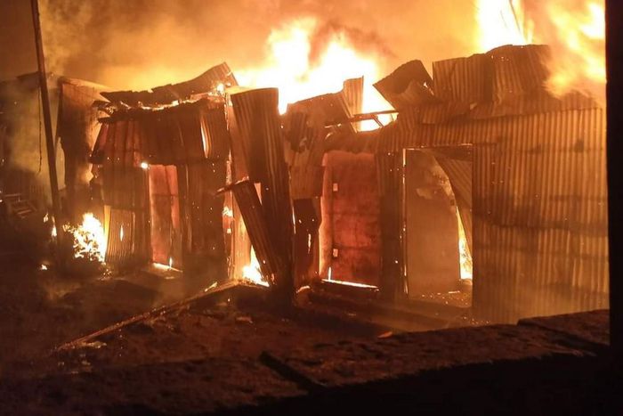 Early morning fire razes down Gikomba Market [Photos]