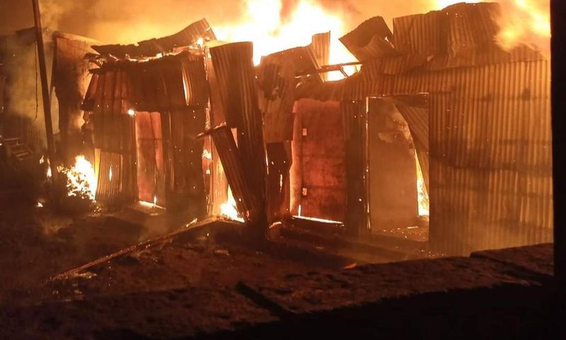 Early morning fire razes down Gikomba Market [Photos]